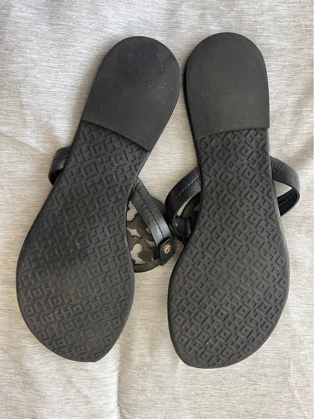 Tory Burch Black Logo Miller Thong Sandals with Gold Accents size 8 - Picture 8 of 17
